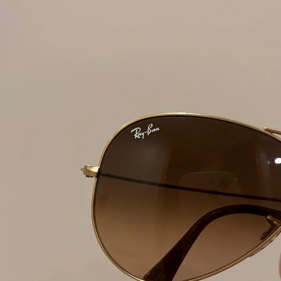 Ray-Ban aviator sunglasses - Gold Frame with Brown Lenses - Picture 3 of 3